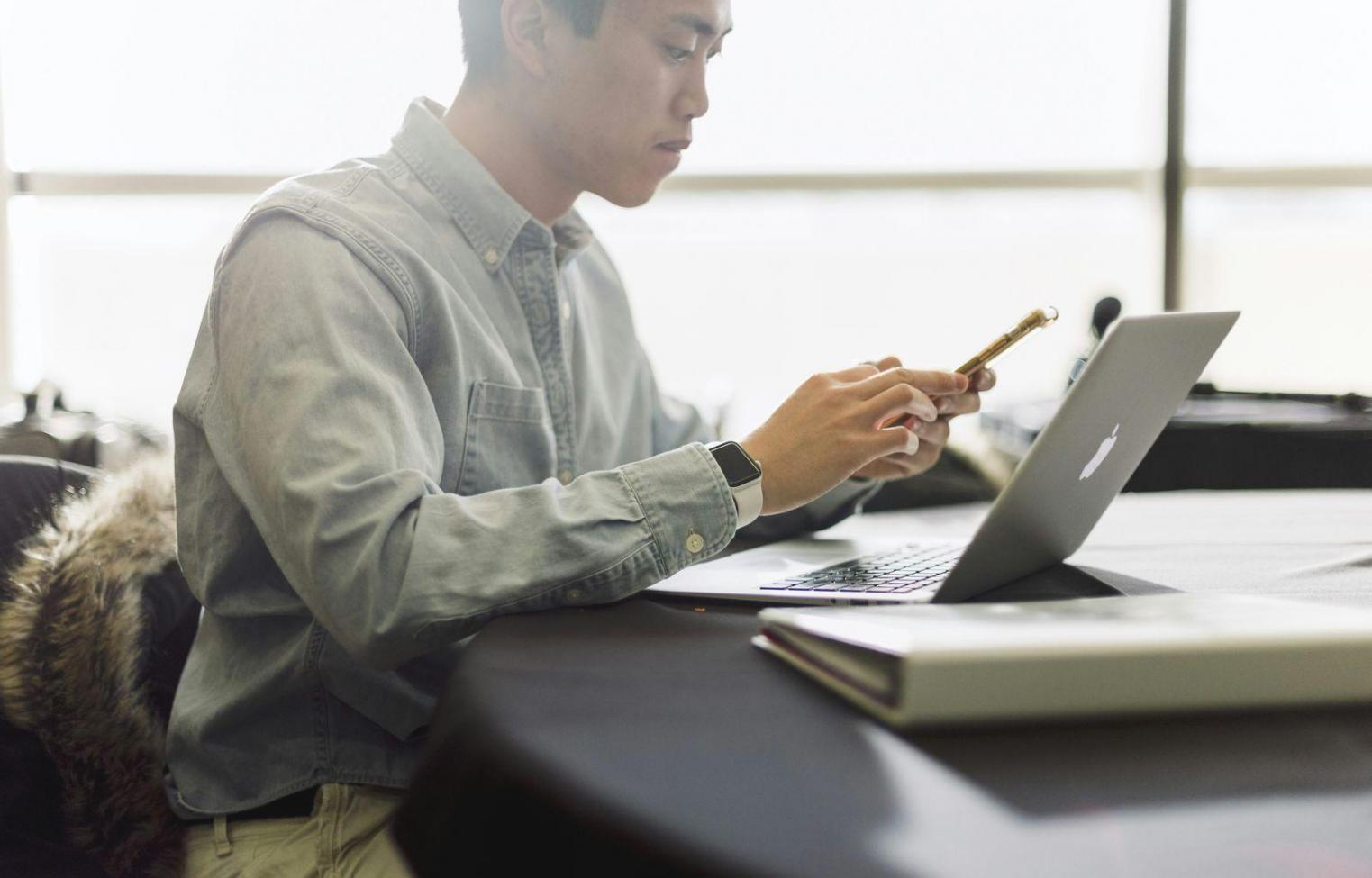 Процесс обучения финансовому планированию с использованием практических материалов